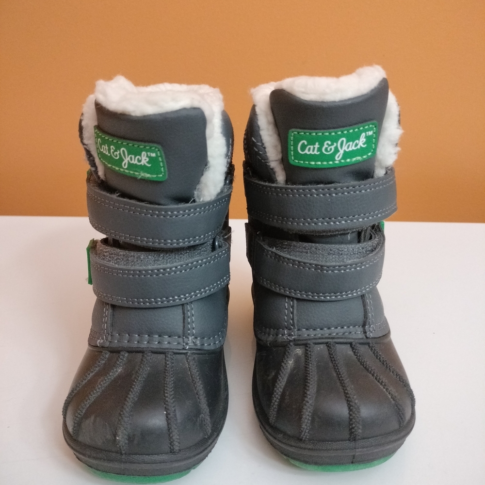 Cat & Jack Gray and Green Kids Boots Size 7